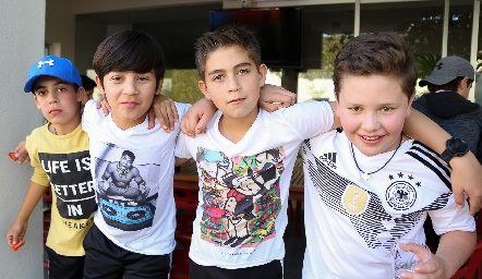  Andrés, Mike, Paulo y Andrés.