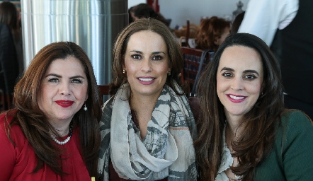  Yara Saldaña, Ana Hernández y Gloria Mojarro.