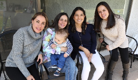 Nardine Chevaile, Bibi Perea,  Martha Morales y Mónica Estrada .