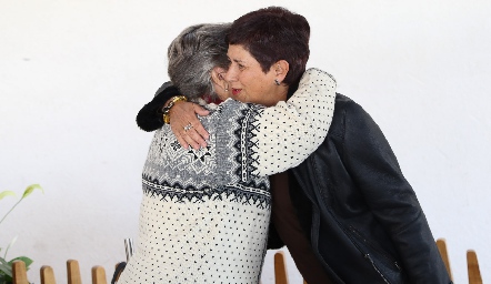  Luz María Suárez y María Del Carmen González.