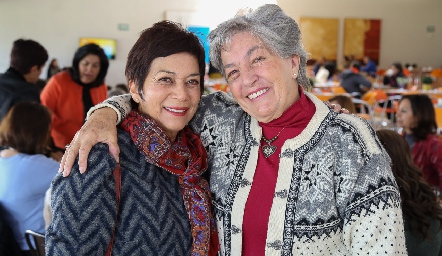  María Del Carmen González y Luz María Suárez.
