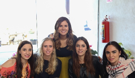  Luli Lamas, Ingrid Velasco, Valeria Flores, María Gutiérrez y Maricarmen Mejía.