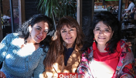 Olga Ríos, Martha Ríos y Alicia de Ríos.