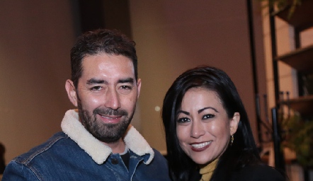  Marco Vázquez y Elizabeth Rosas.