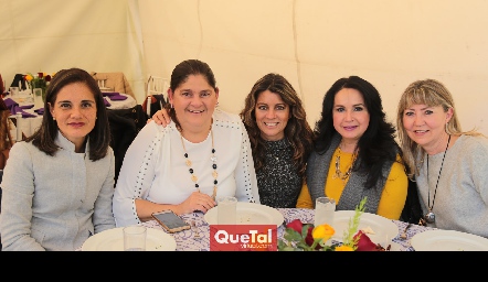  Haydeé Cadena, Paty Duque, Iliana Fernández, Lourdes Díaz y Sofía Penilla.