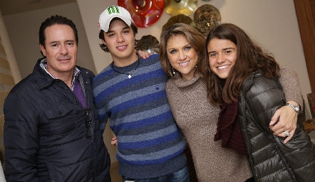  Manuel Lozano, José Lozano, Ale Santos e Isa Pizzuto.