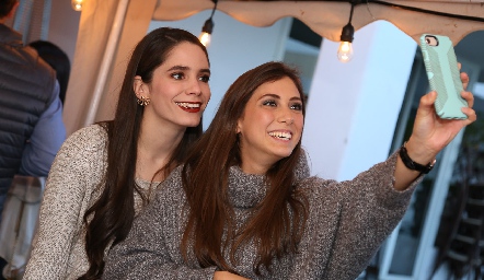  Selfie Guadalupe Álvarez y Andrea Zúñiga.