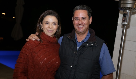  Lupita Mercado y Manuel González.