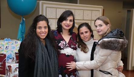  Estefanía Díaz Infante, Montse Muñiz, Gaby Franco y Miriam Huber.