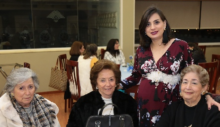  Carmen Martens, Gloria Rodríguez, Montse Muñiz y Julieta Páez de Rodríguez.