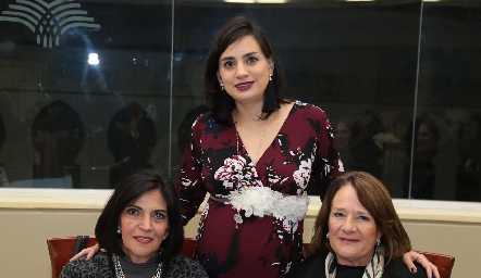 Montse con Virginia Gutiérrez y María Eugenia Meade.