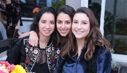  María José Rodríguez, Regina Oliva y Ana Gómez.