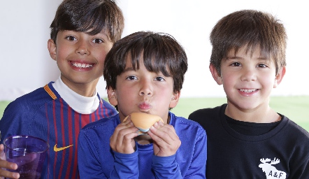  Alonso, Niko y José Miguel.