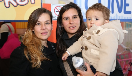  Marcela, Daniela y Marcelo Torres.