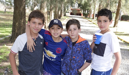  Daniel, Héctor, Víctor y Sebastián.