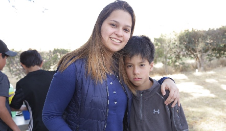  Adriana y Pedrito Contreras.