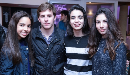Jimena Hernández, Ramón Suárez, Valeria Martínez y Gabriela Navarro.
