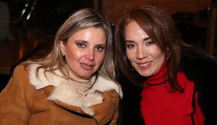 Carla Saucedo y Lorena Herrera.