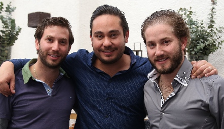  Pablo, Ángel y Andrés Torres.