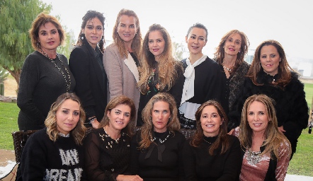  María Luisa, Maribel, Patricia, Gaby, Liliana, Mónica, Paty, Roxana, Adriana, Claudia, Paty y Lupita.