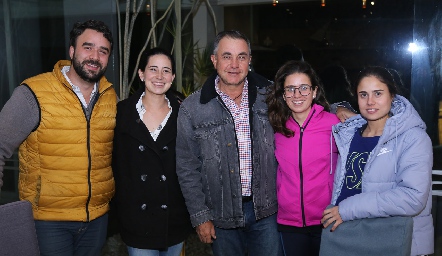  Mauricio Moreno, Cristina Mendizábal, Javier Alcalde, Vero Abud  y Nuria Alcalde.