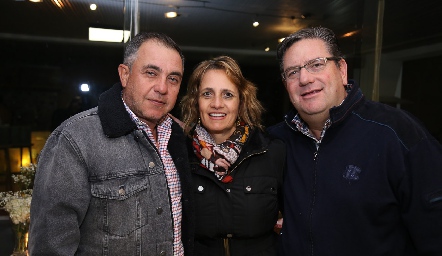  Javier Alcalde, Mireya y Jacobo Payán.