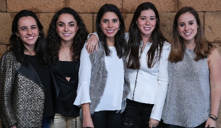Cecilia García, María Bravo, Ilse Lázaro, Montse Del Valle y Ana Lucía Esparza.