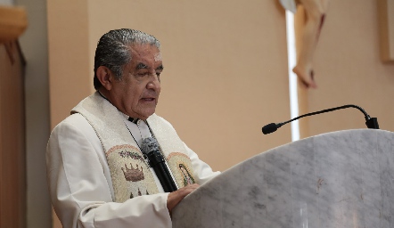  Padre Carlos Medina.