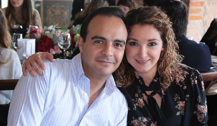  Mauricio Hernández y Marcela Medina.