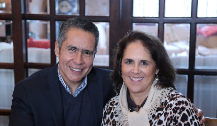  Héctor Hinojosa y Beatriz Treviño de Hinojosa.