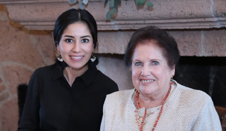  Mariana Camacho y María del Carmen Ponce.