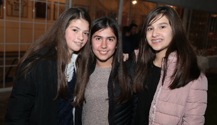  Alexandra, Caro y Camila.