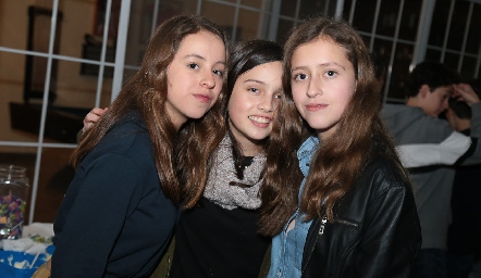  Camila, Aurora y Ana Luisa.