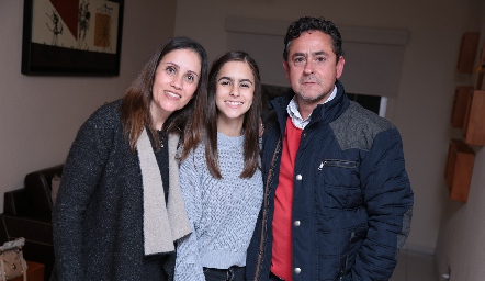 Vero Tacea, Isabela y Sergio Carlos Rodríguez.