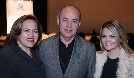  Martha Orta, Juan Carlos Machinena y Adriana Marvelly Constanzo.