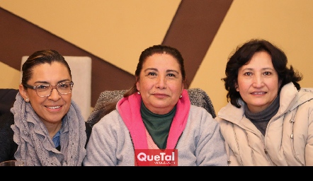  Antonia Sánchez, Carmen Cedillo y Adriana Rosales .
