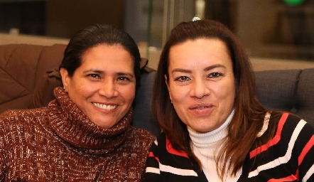  Cuquis Reyes y Claudia Delgado.