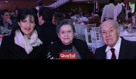  Teresa Ivón de Mendizábal, Teresa Dibildox y Darío Ivón.