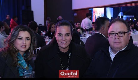  Julissa Ayala, Susana Hermosillo y Gustavo Rivera.