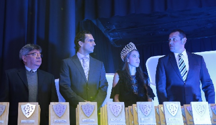  Ricardo Castro, Javier Fernández Montiel, Renata Fernández y Luis Rentería.