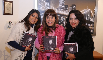  Erika Alonso, Martha Ríos y Lupita Mares.