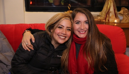  Ana Luisa Ramos y Alis González.