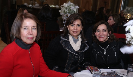  Maga Contreras , Tita Ruiz y Mónica Alcalde.