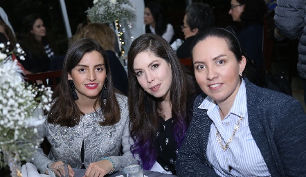  Katy Somohano, Estefanía Zarur y Elisa Castro.