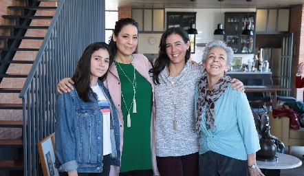  María Lujambio, Ana Luisa Lujambio, Alejandra Lujambio y Margarita Cataño.