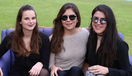  Albane, Jimena Rodríguez y Alejandra Yáñez.