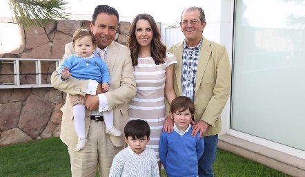  Familia Rodríguez-Muñiz con Said y Fernando Muñiz.