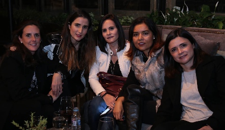  Paola Meade, Lourdes Orozco, Lucía Oropeza, Lorena Torres y Paola Félix.