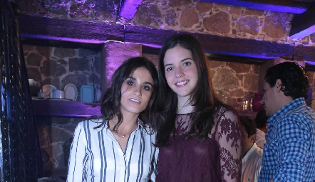  Emma Quevedo y Luisa Ojeda.