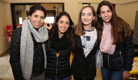  Ilse Lázaro, Paola Díaz, Laura Díaz y Verónica Gómez.